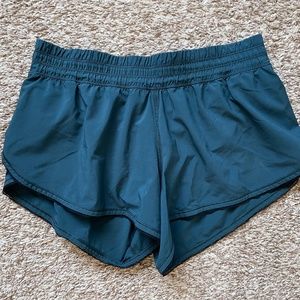 Lululemon Seek The Heat 2.5" Short - Teal - Size 4